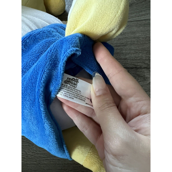 Animal Crossing New Horizons 22” Isabelle Character Plush - Picture 4 of 4